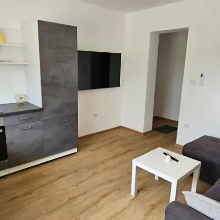 Mara Apartment *